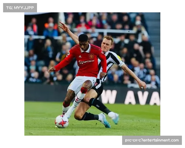 克瓦拉茨赫利亚单赛季欧冠参与14球，追平登贝莱保持的巴黎队史纪录